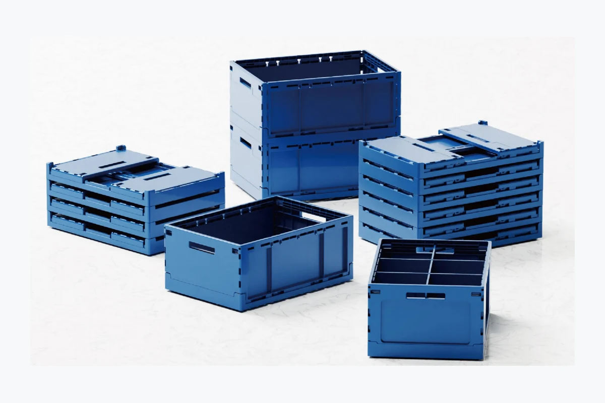 Collapsible plastic containers