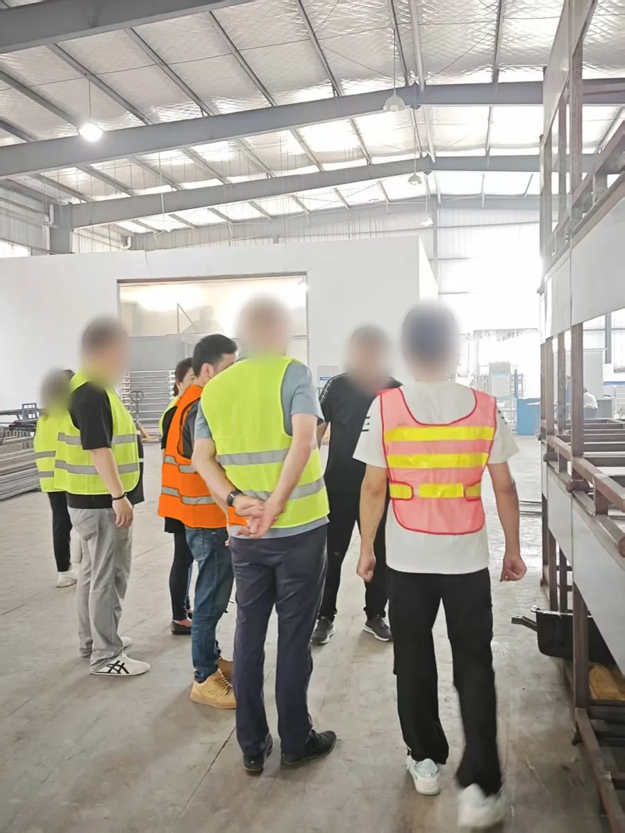 Customer briefing on site